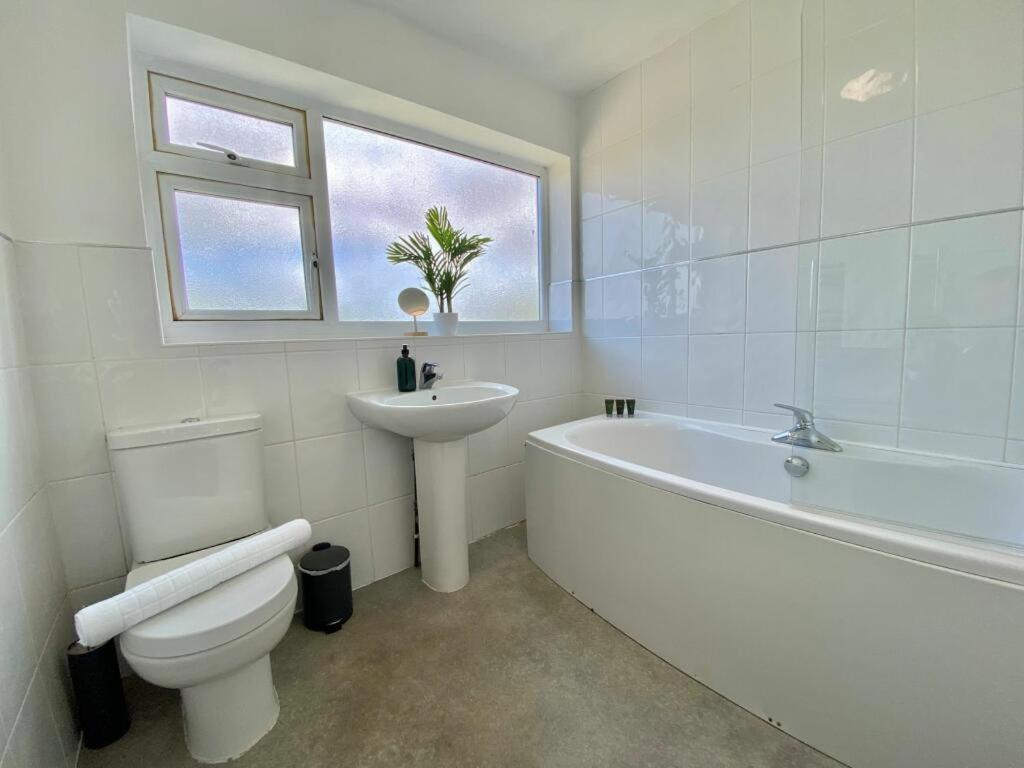 Coventry Huge 4Bed 2Bath Private Parking Nec By Empower Homes 외부 사진