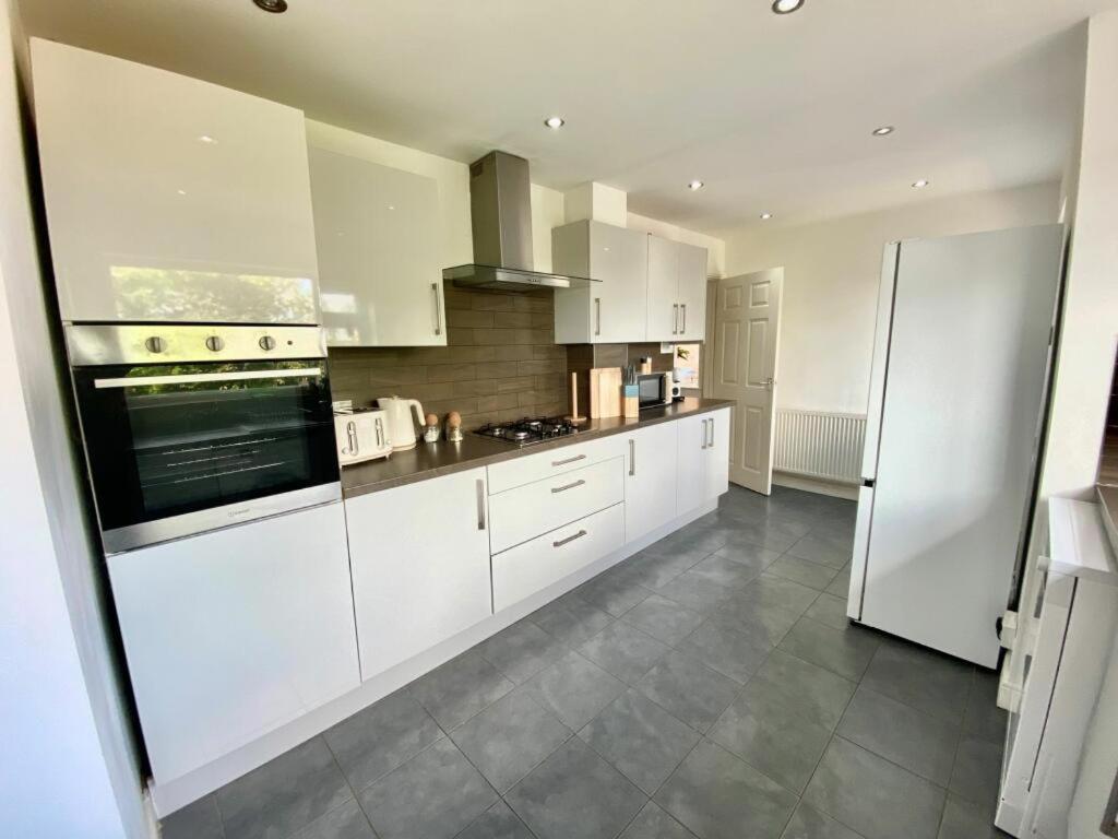 Coventry Huge 4Bed 2Bath Private Parking Nec By Empower Homes 외부 사진