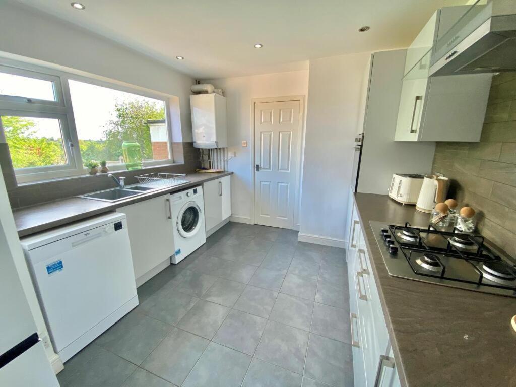 Coventry Huge 4Bed 2Bath Private Parking Nec By Empower Homes 외부 사진